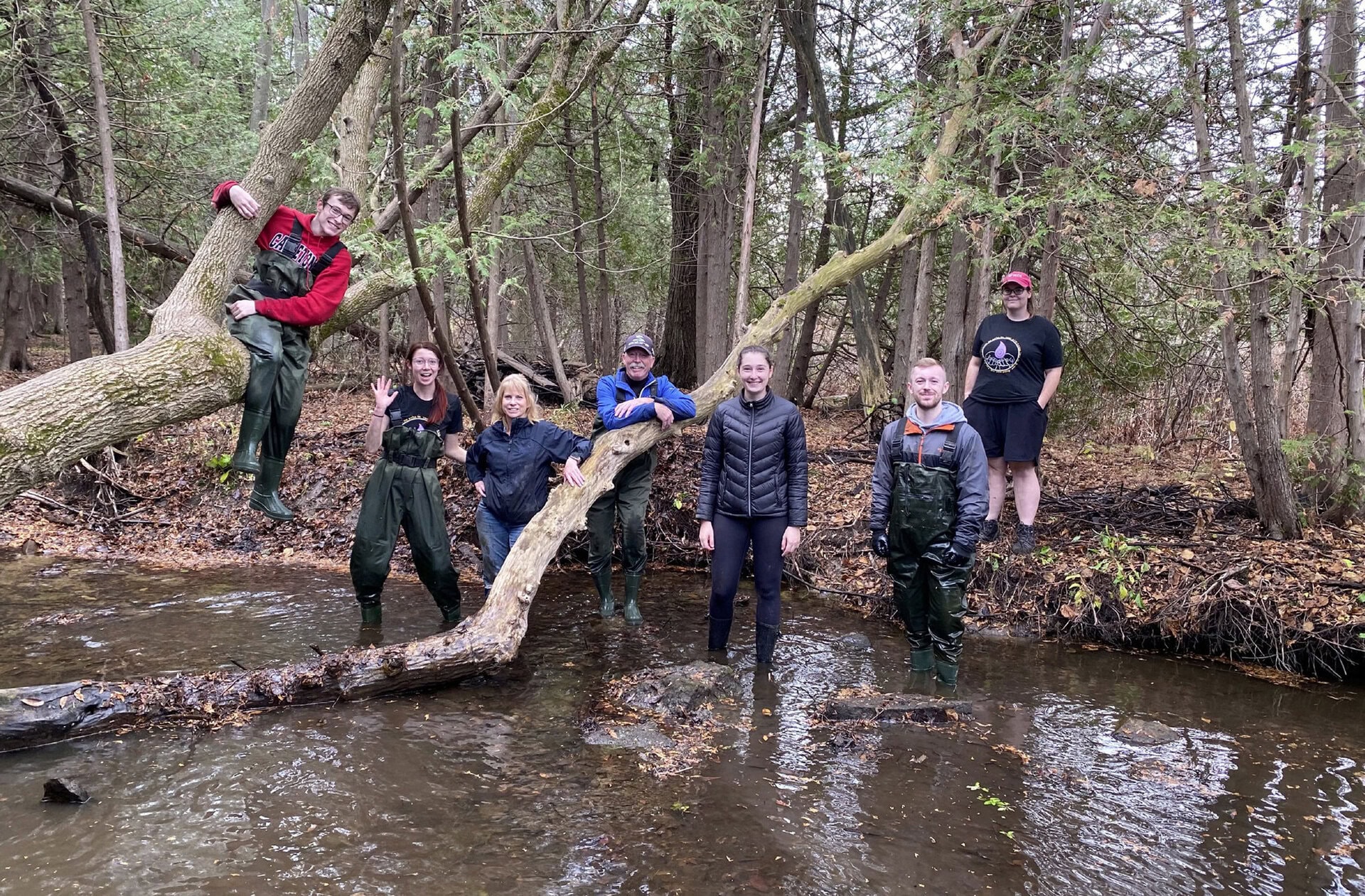 A big thanks to Bruce Dudley and his sons, neighbour Kim Carswell, and volunteers Hannah, Lyndsay and Lydia from the Ottawa River Keeper. This group of volunteers took advantage of the nice weather a few weeks back to organize a clean-up along Poole Creek near Johnny Leroux Arena. Thank you so much to these volunteers and residents around our community who help take care of natural areas in Stittsville!