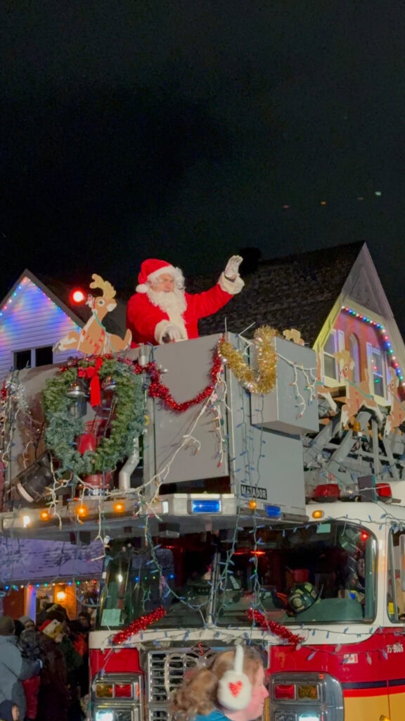 Stittsville Parade of Lights - Santa arrives