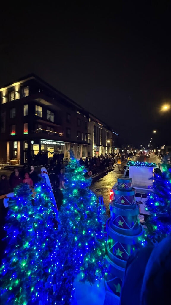 Stittsville Parade of Lights - Switzer apartments